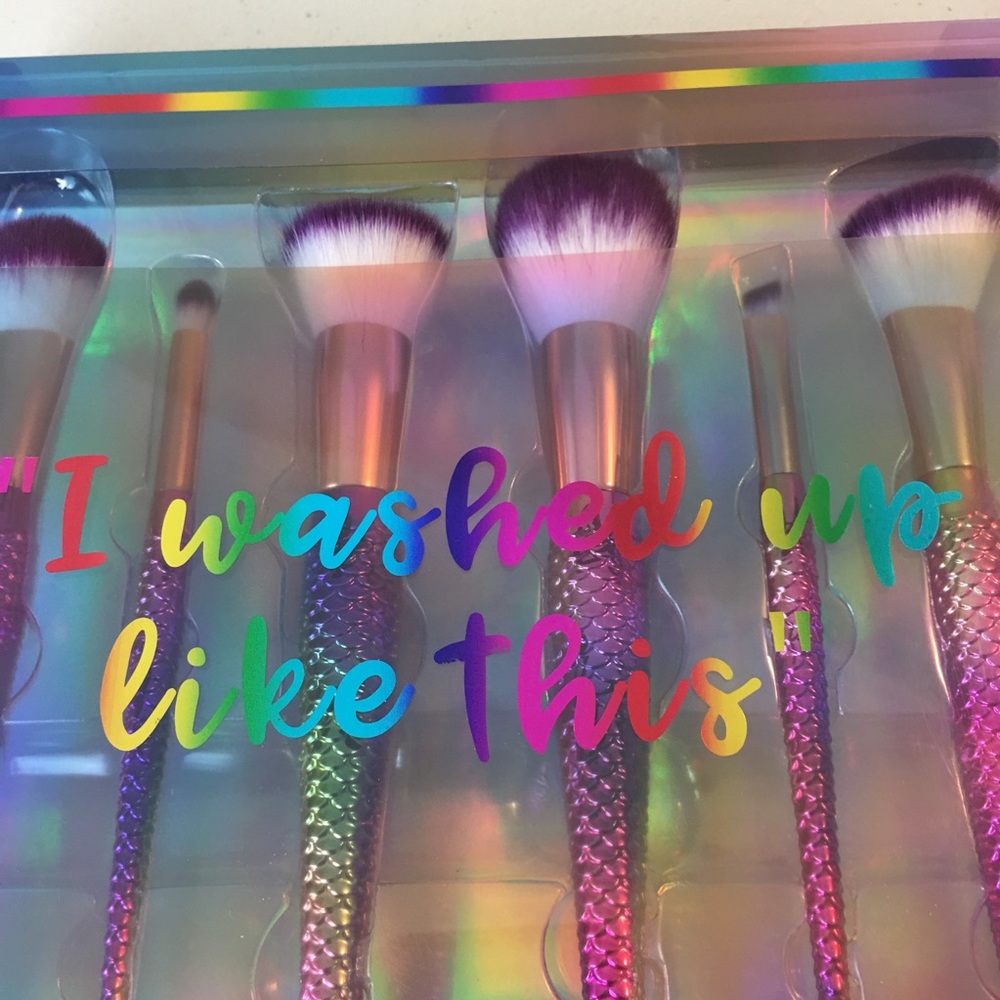 “I washed up like this” 6-Pc mermaid brush set - Picture 2 of 8